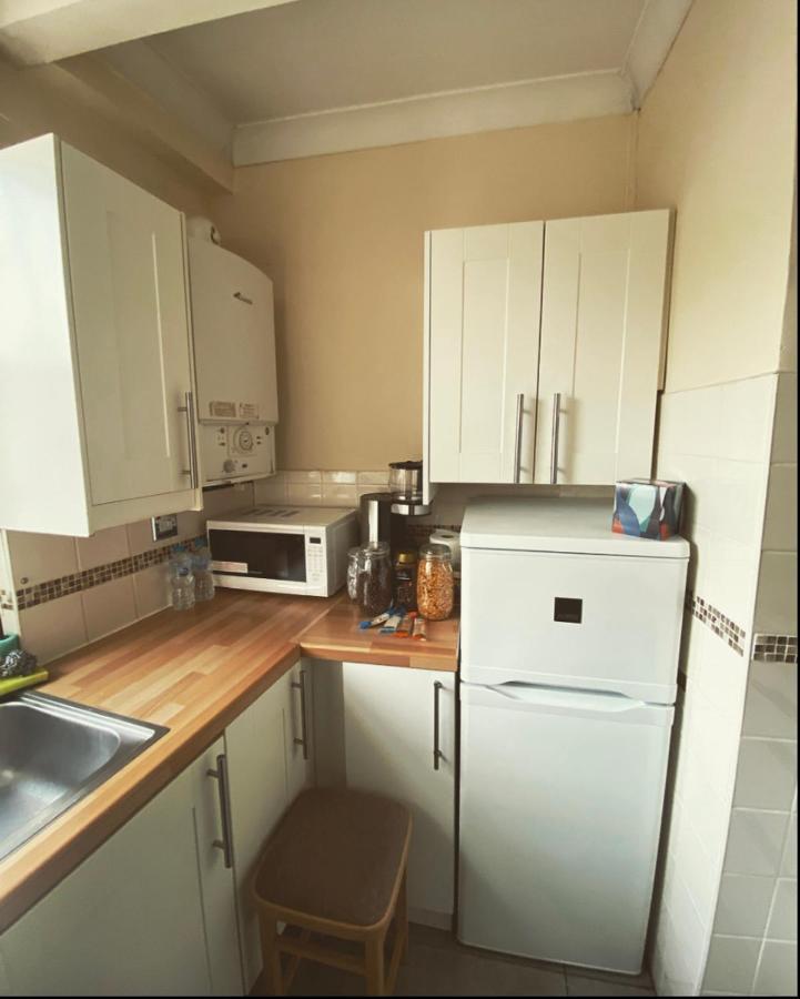 Complete 1 Bedroom Apartment With Wi-Fi, Kitchen, Tv In Heart Of Chiswick, ลอนดอน ภายนอก รูปภาพ
